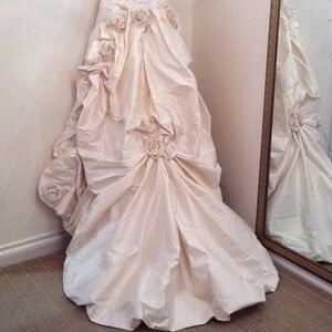 Alfred Sung Couture Collection Wedding Dress #6816 Savannah in antique ivory